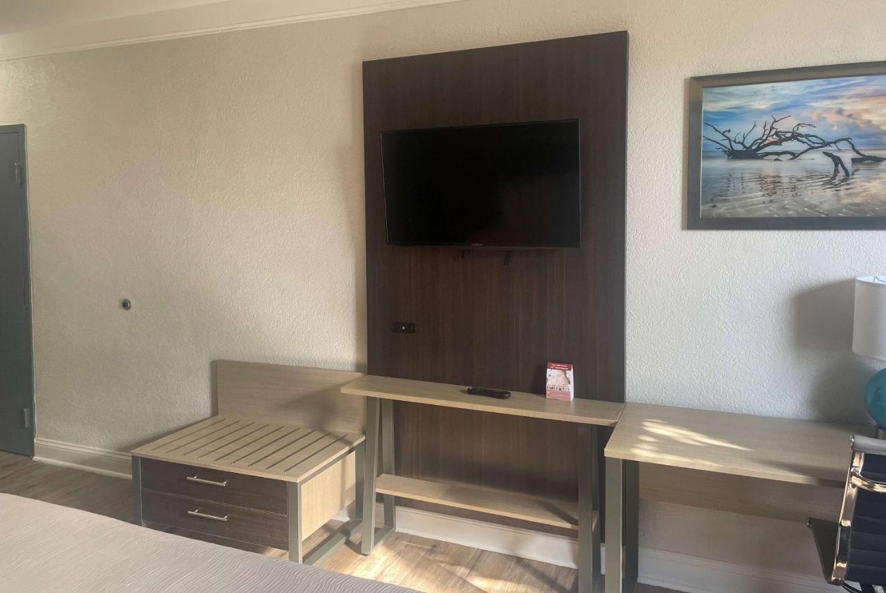 Wingate By Wyndham Savannah Gateway Hotel
