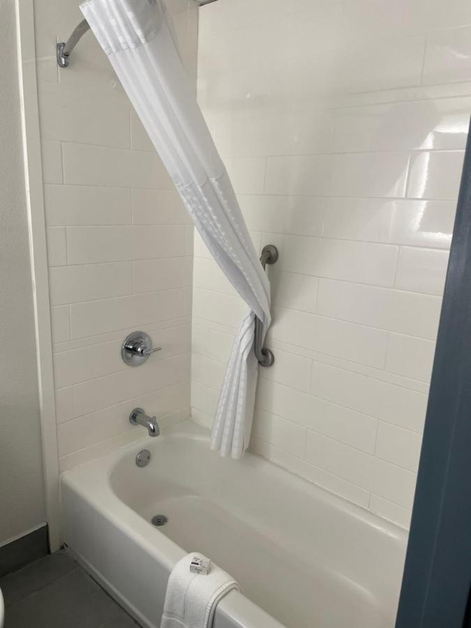 Hotel Wingate By Wyndham Savannah Gateway