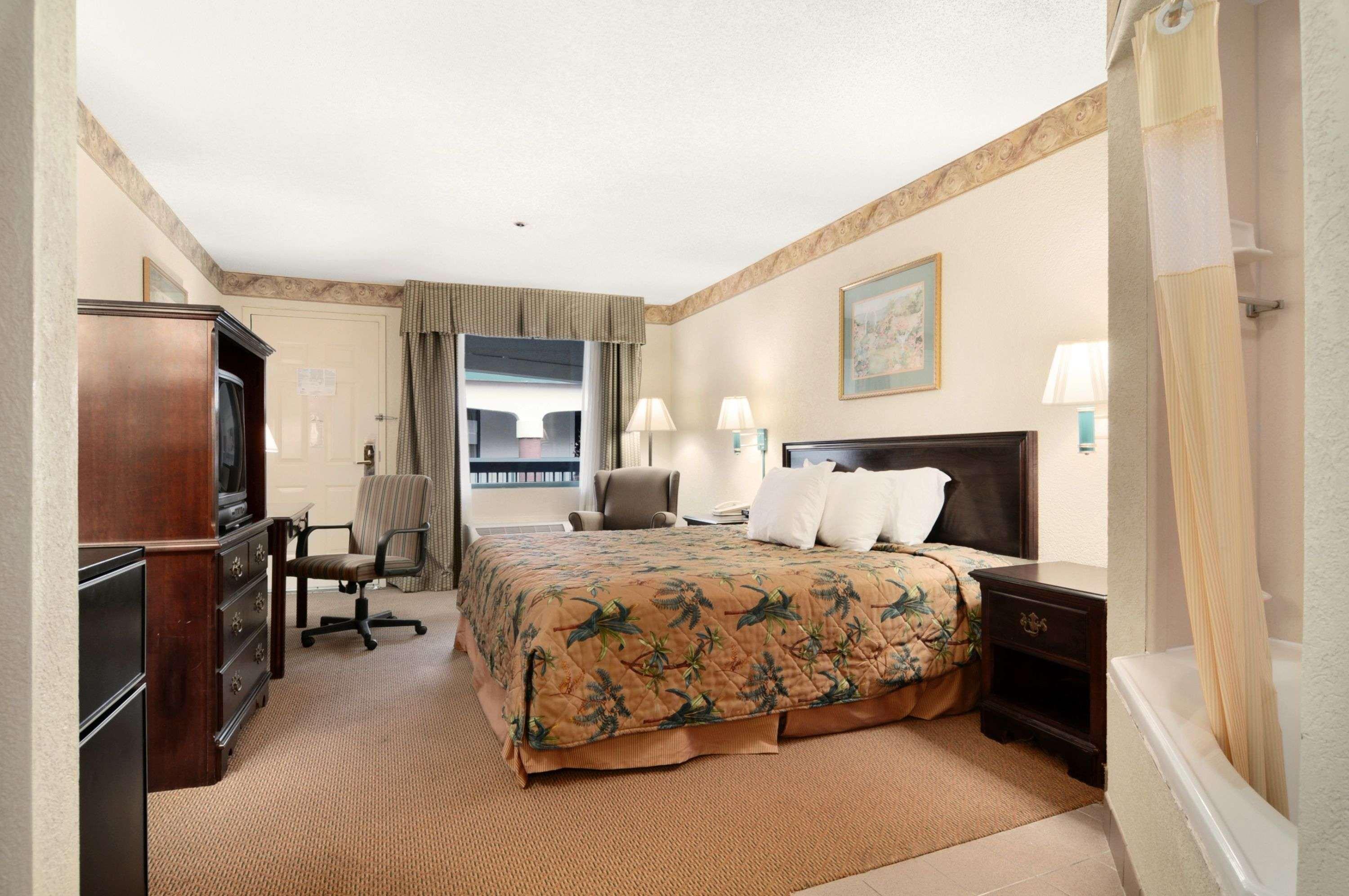 6 Savannah Ga Gateway & I95 Hotel