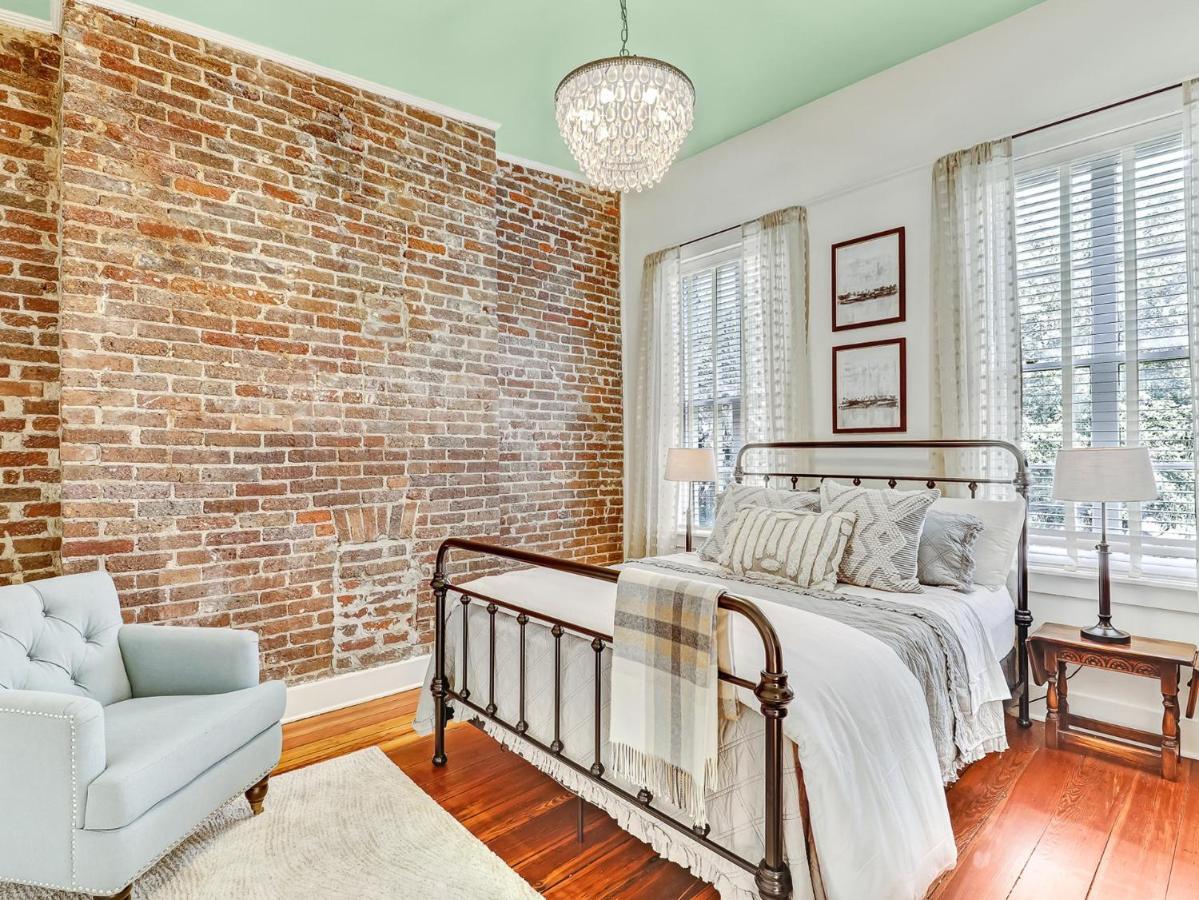 Gordon Tree Apartment