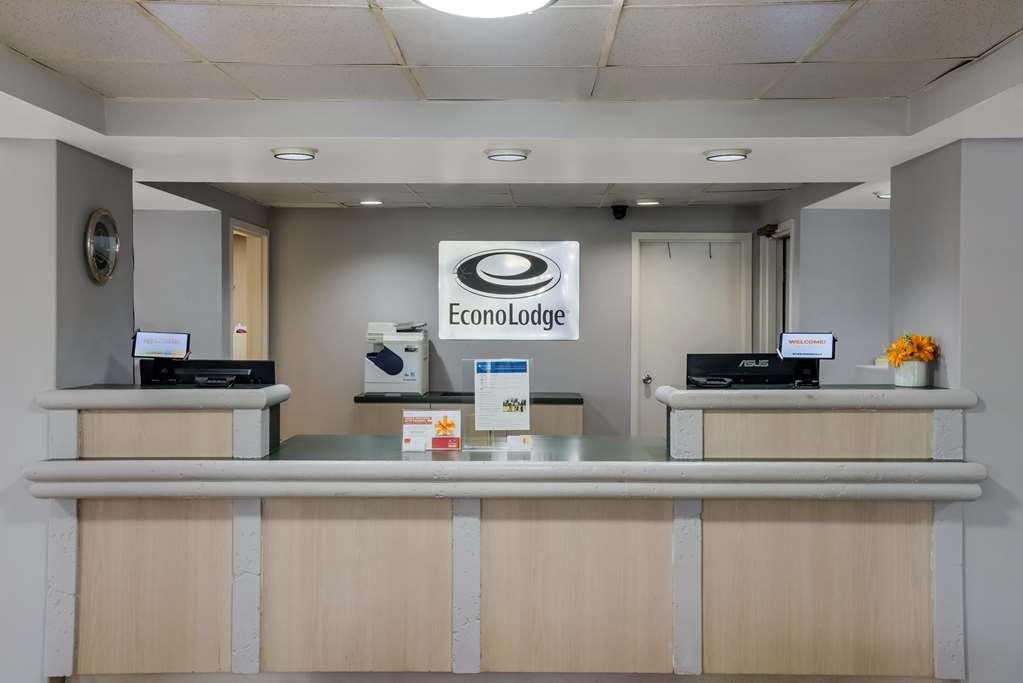 Econo 2* Georgetown