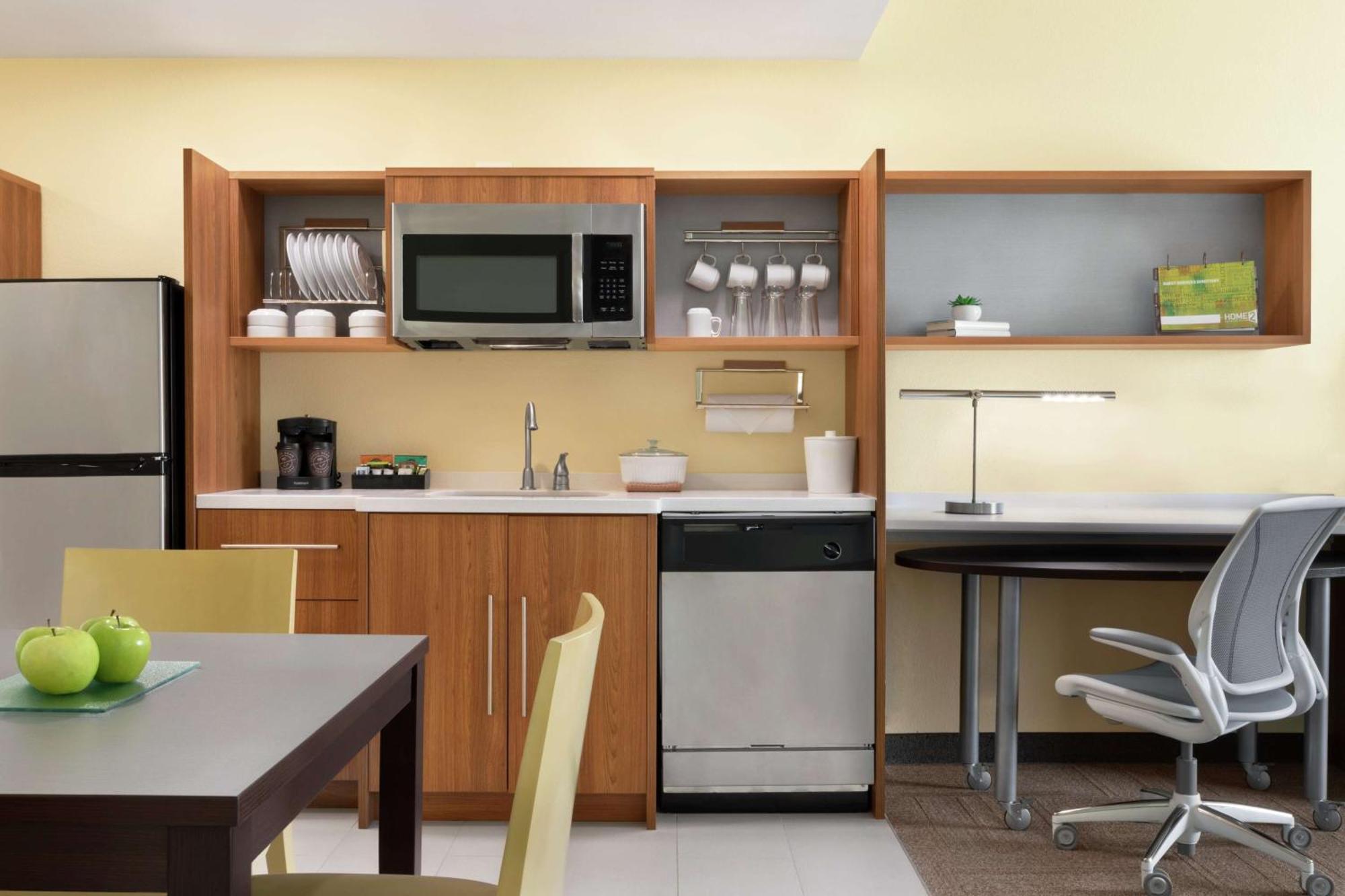Home2 By Hilton Savannah Airport Hotel 3*