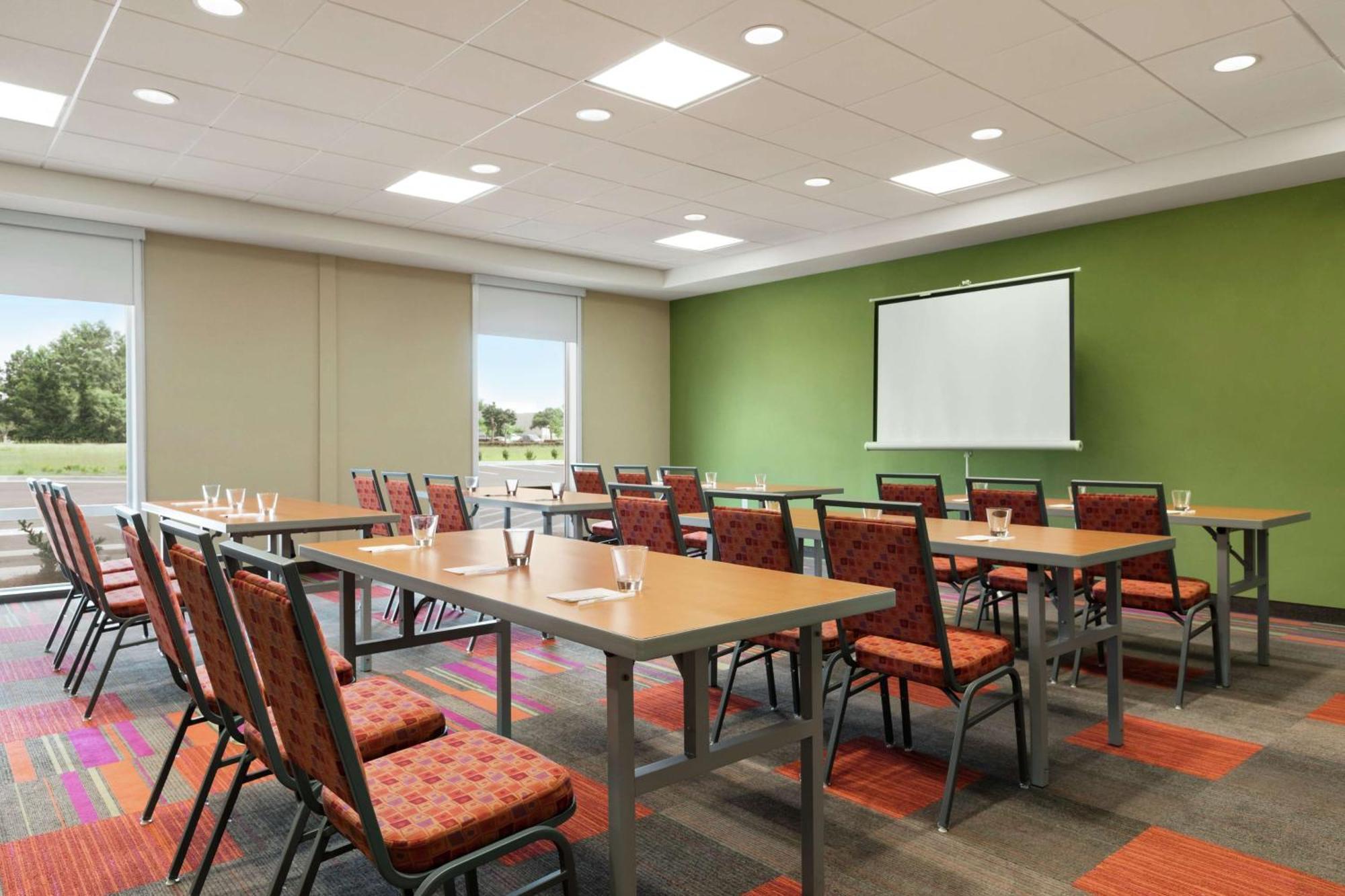 Hotel Home2 By Hilton Savannah Airport 3*