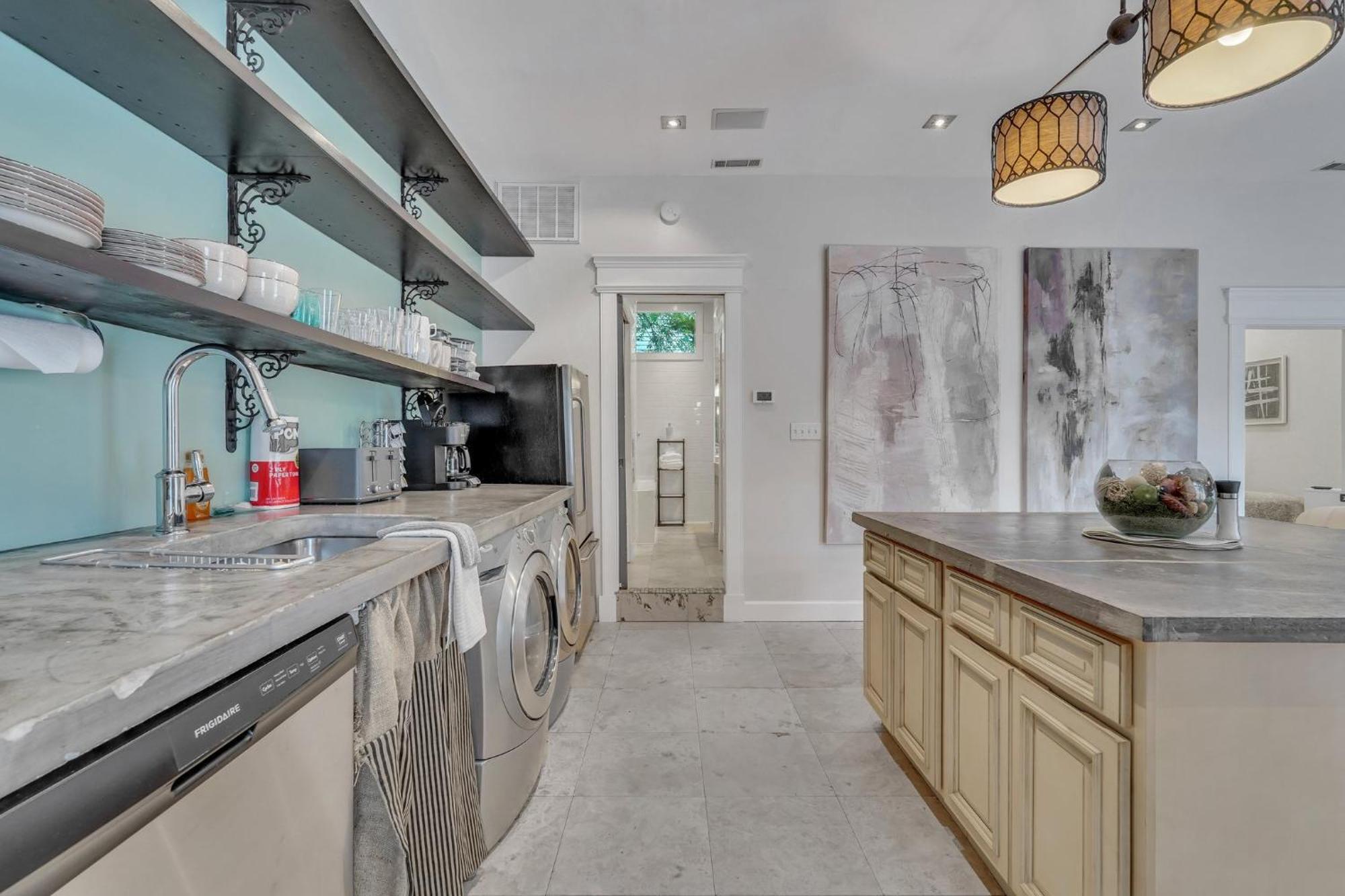 The Lincoln Loft, Near Forsyth Park With Free Parking Holiday home