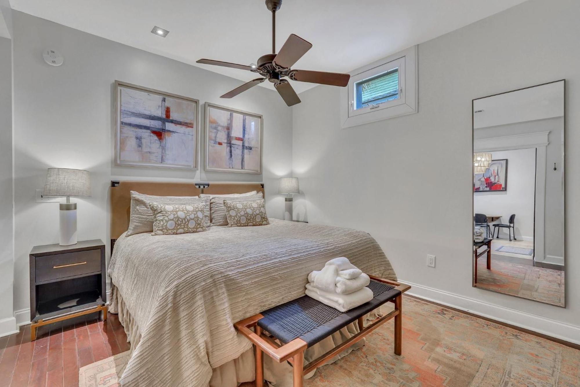 The Lincoln Loft, Near Forsyth Park With Free Parking Holiday home *