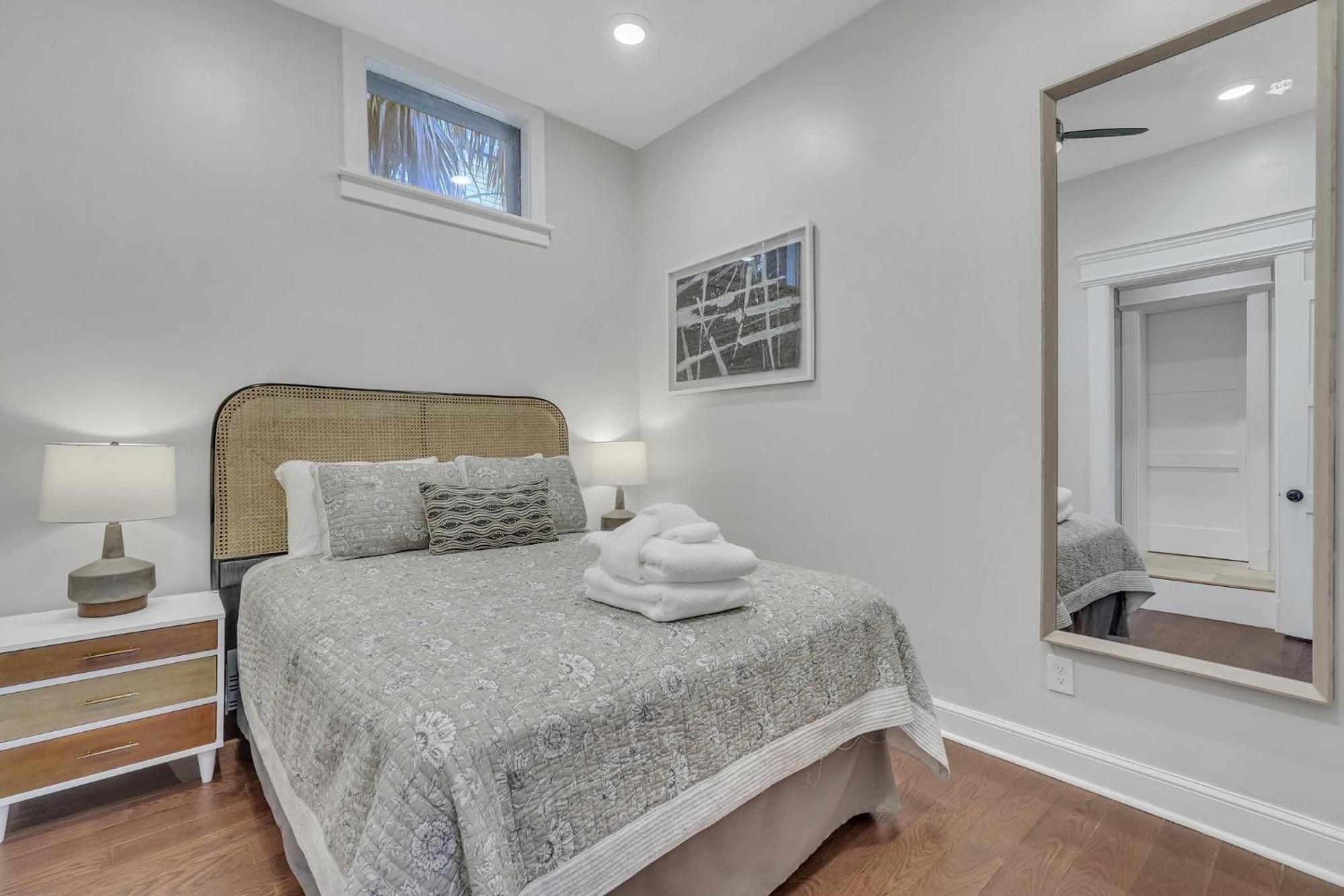 The Lincoln Loft, Near Forsyth Park With Free Parking Holiday home
