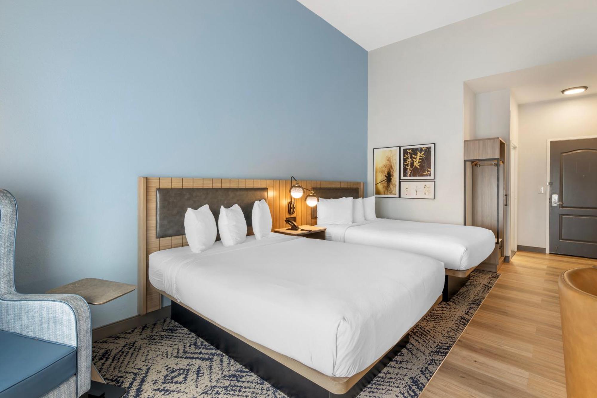 Country & By Radisson, Airport, Ga 3*