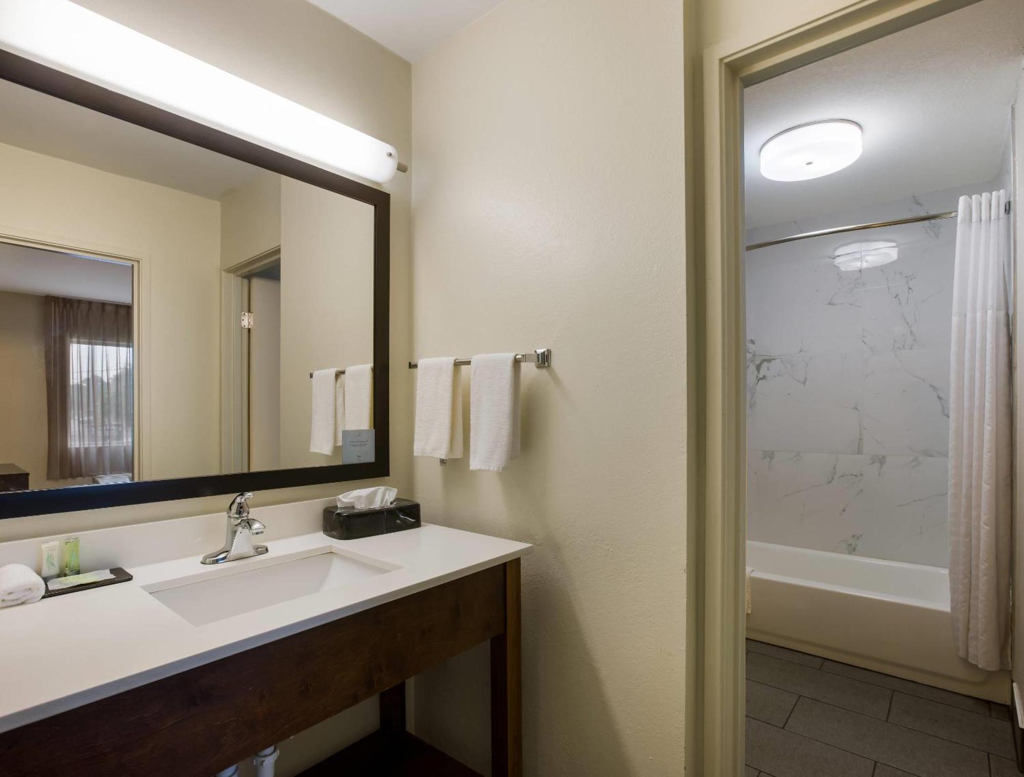Sleep Midtown Inn Savannah