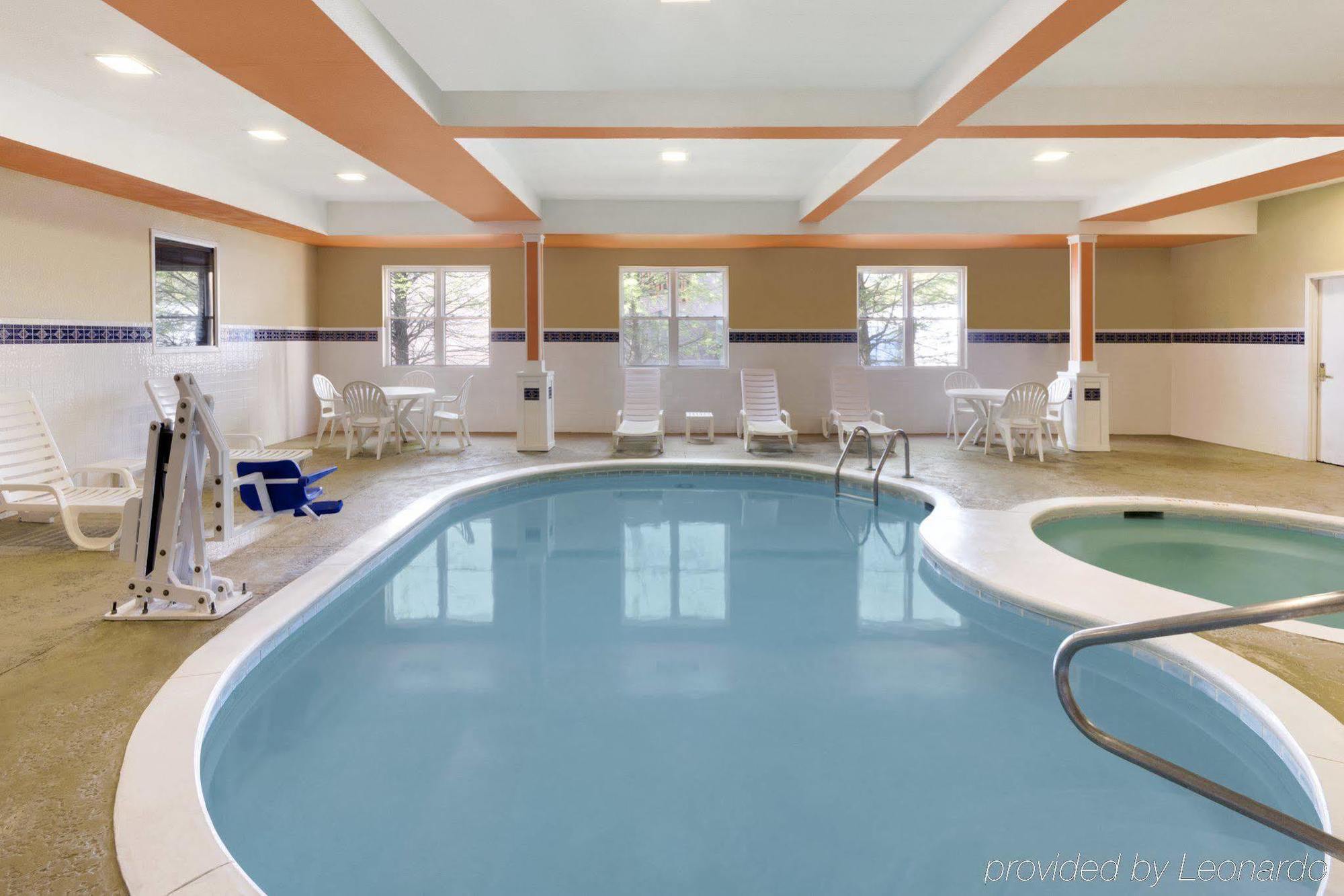 Country & By Radisson, Midtown, Ga 3*