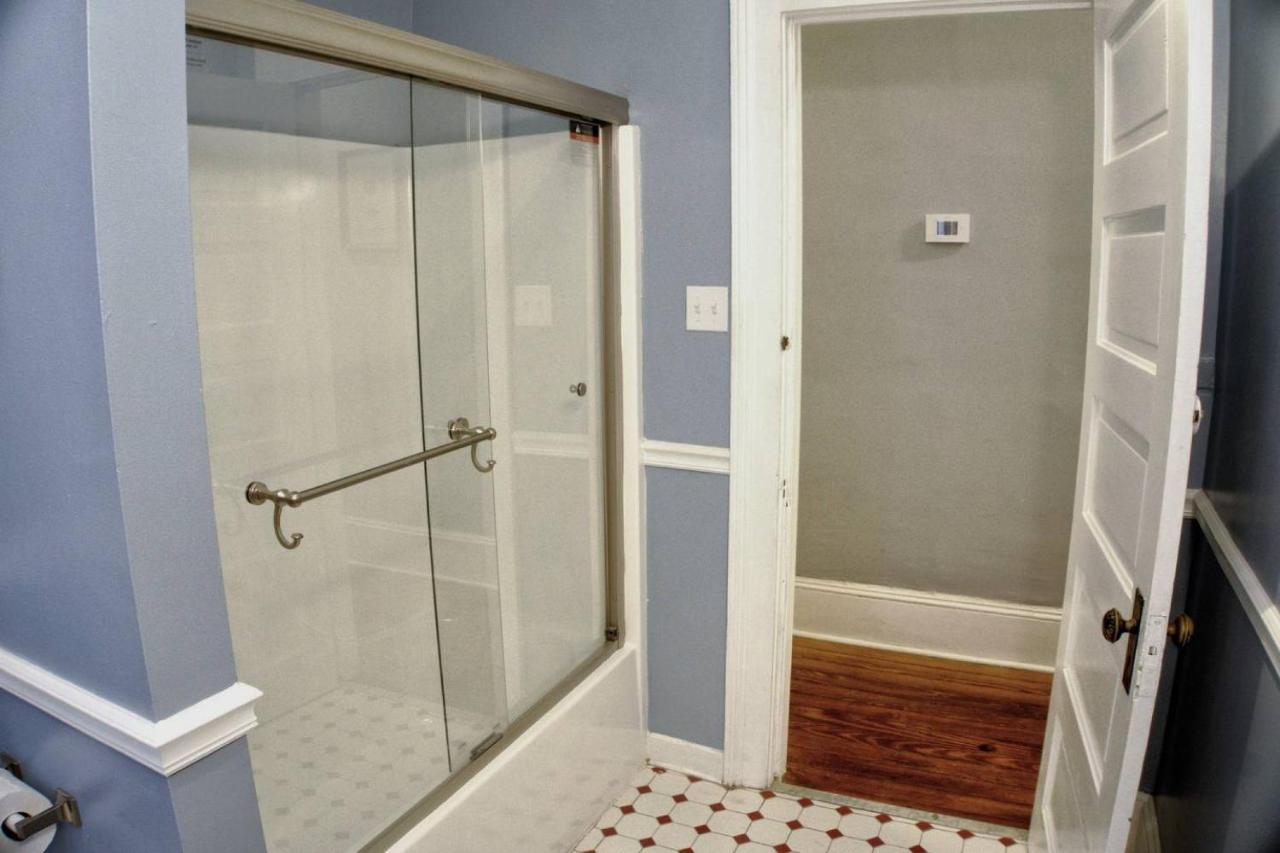 Bed & Breakfast Beautiful 6 Bed, 5 Bath Historic Savannah