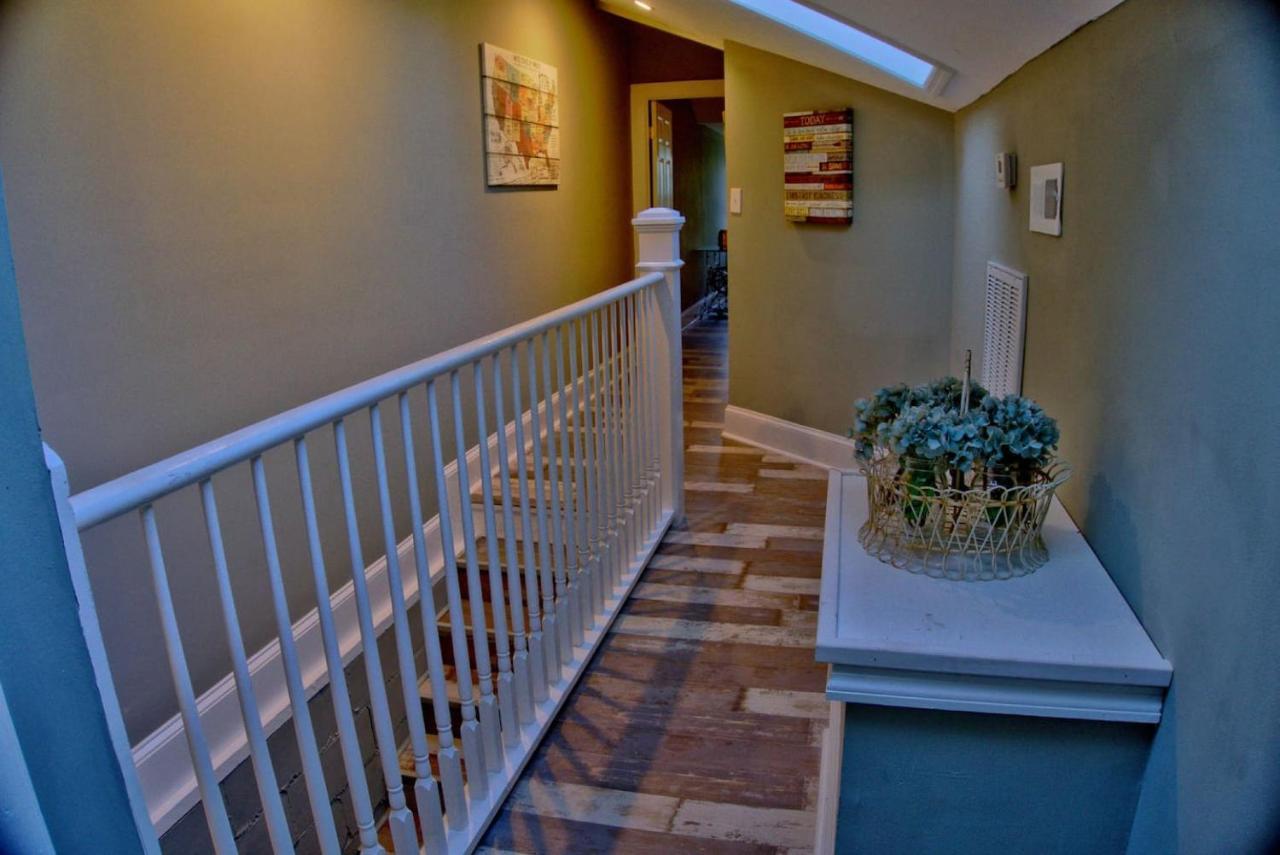 Bed & Breakfast Beautiful 6 Bed, 5 Bath Historic