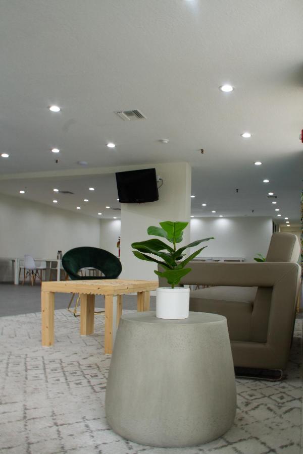 Hotel Oneway Savannah