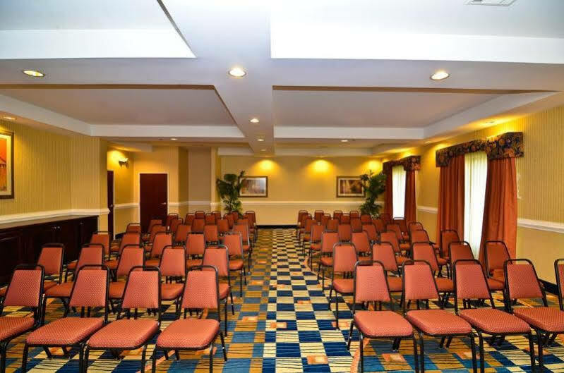 Comfort Savannah Gateway I-95 Hotel